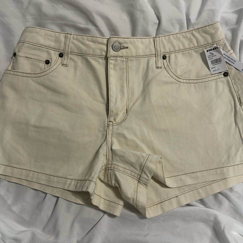 Tilly's Cream Denim Shorts SIZE: 27